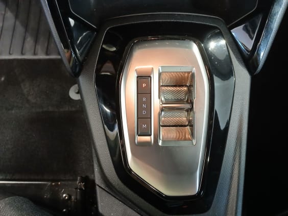 Peugeot 2008 Style Hybrid 145 ch e-DCS6 Noir