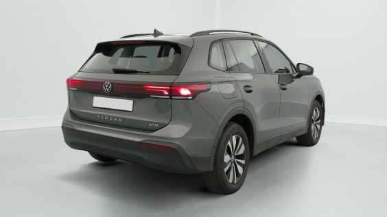 Volkswagen Tiguan 1.5 eTSI 131ch DSG7 Life Plus Vert Cipressino