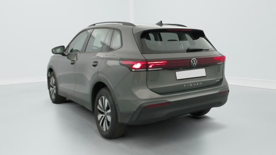 Volkswagen Tiguan 1.5 eTSI 131ch DSG7 Life Plus Vert Cipressino