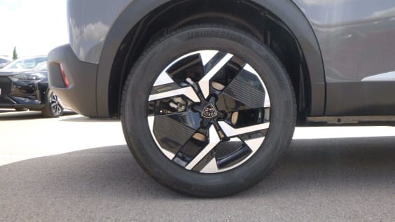 Peugeot 2008 Hybrid 145 e-DCS6 GT Gris Selenium