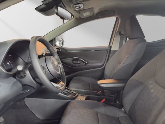 Toyota Yaris Teamplayer 1,5 VVT-i Hybrid 116HP CVT Shimmering Silver