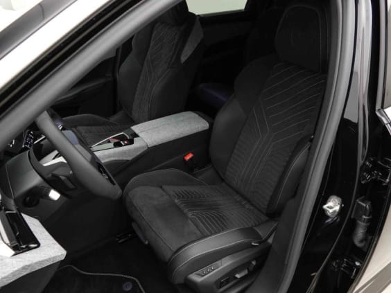Peugeot 5008 145 E-DCS6  HYBRID GT Noir