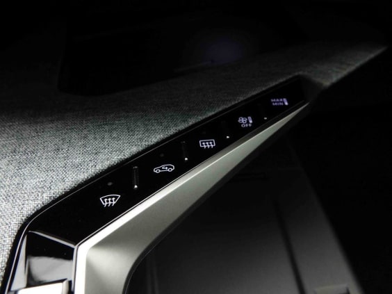 Peugeot 5008 145 E-DCS6  HYBRID GT Noir