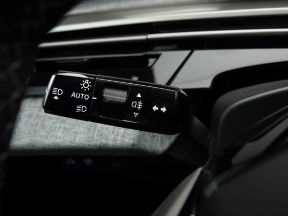 Peugeot 5008 145 E-DCS6  HYBRID GT Noir