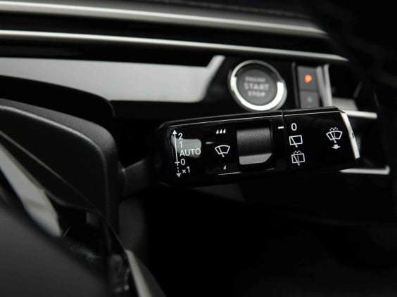 Peugeot 5008 145 E-DCS6  HYBRID GT Noir