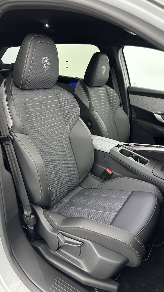 Peugeot 5008 5008 1.2 Hybrid 145ch GT e-DCS6 Blanc Okenite