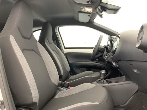 Toyota AYGO X 1.0 VVT-i 72 S-CVT Dynamic Blanc Pur