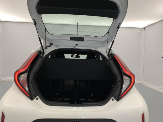 Toyota AYGO X 1.0 VVT-i 72 S-CVT Dynamic Blanc Pur