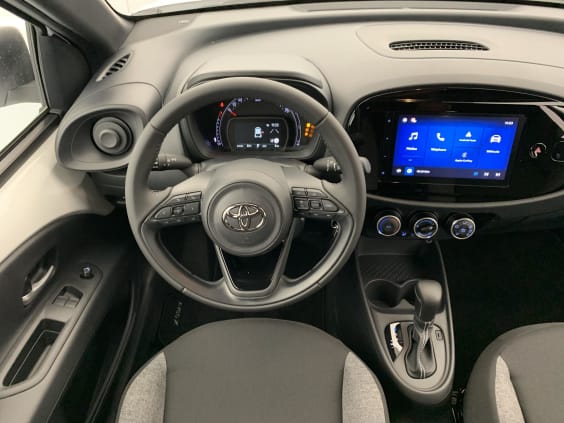 Toyota AYGO X 1.0 VVT-i 72 S-CVT Dynamic Blanc Pur