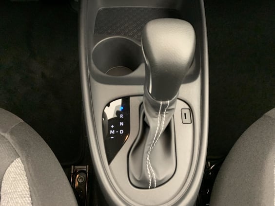 Toyota AYGO X 1.0 VVT-i 72 S-CVT Dynamic Blanc Pur
