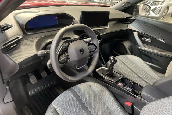 Peugeot 2008 PureTech 100 S&S BVM6 Allure Rouge Elixir