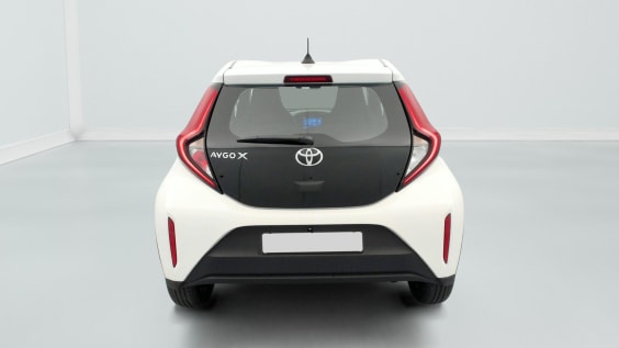 Toyota AYGO X 1.0 VVT-i 72 S-CVT Dynamic Blanc Pur