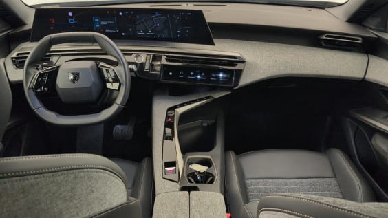 Peugeot 3008 Hybrid 145 e-DCS6 Allure Gris Titane