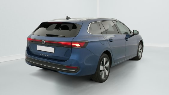 Volkswagen Passat 2.0 TDI EVO SCR 122 DSG7 Life Plus Bleu Récif
