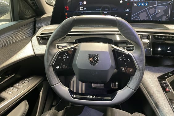Peugeot 3008 Hybrid 145 e-DCS6 GT Bleu Ingaro / Toit Noir