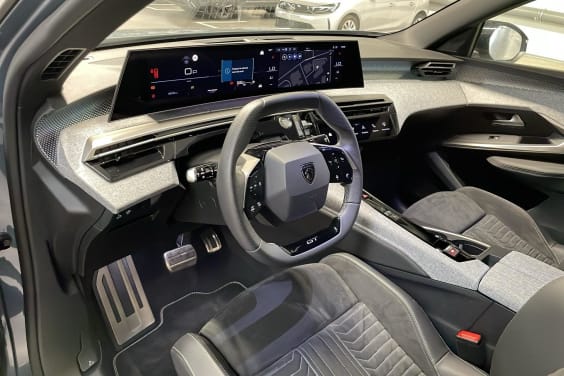 Peugeot 3008 Hybrid 145 e-DCS6 GT Bleu Ingaro / Toit Noir