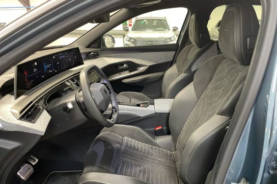 Peugeot 3008 Hybrid 145 e-DCS6 GT Bleu Ingaro / Toit Noir