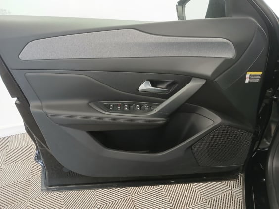 Peugeot 408 Allure Hybrid 145 ch e-DCS6 Noir