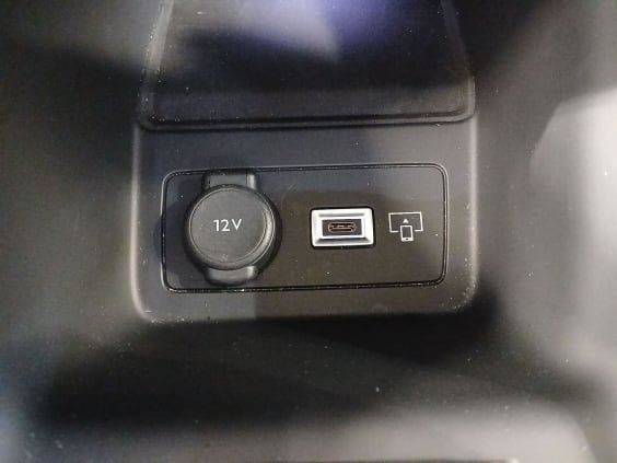 Peugeot 408 Allure Hybrid 145 ch e-DCS6 Noir