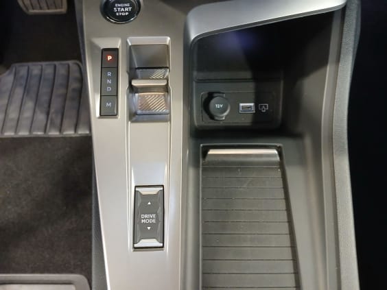 Peugeot 408 Allure Hybrid 145 ch e-DCS6 Noir