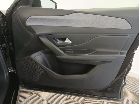 Peugeot 408 Allure Hybrid 145 ch e-DCS6 Noir