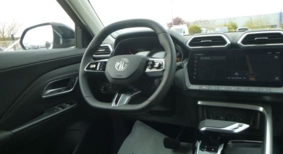 MG ZS 1.5 L Hybrid+ 197 ch Luxury Pebble Black
