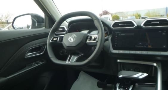 MG ZS 1.5 L Hybrid+ 197 ch Luxury Pebble Black