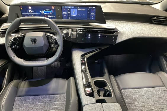 Peugeot 3008 Hybrid 145 e-DCS6 Allure Gris Titane