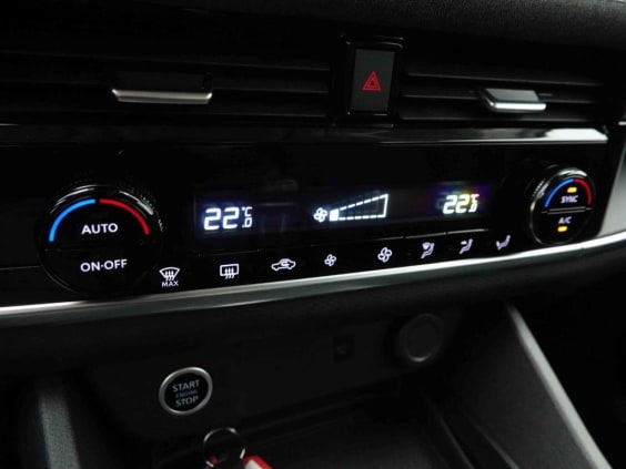 Nissan QASHQAI 140 MHEV ACENTA Gris