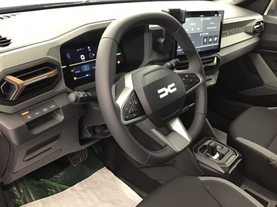Dacia DUSTER Extreme + 1.8 HYBRID 155 Gris Schiste