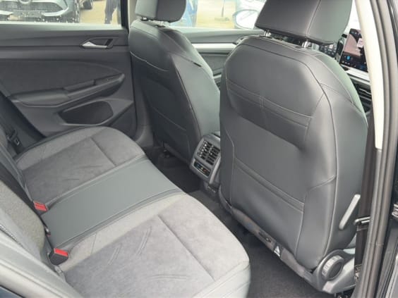 Volkswagen GOLF VIII 1.5 etsi evo2 116 life dsg7 Noir