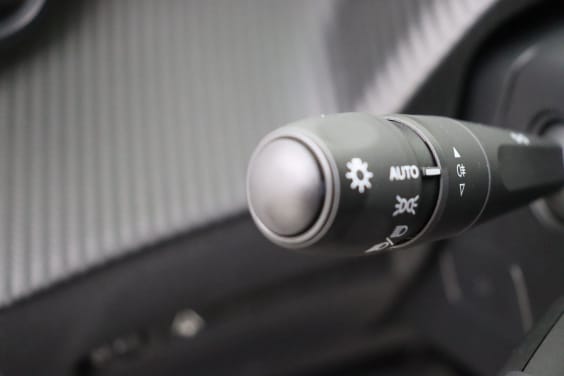 Peugeot 2008 Allure Hybrid 145 hp e-DSC6 Blue