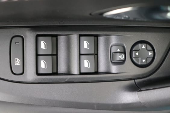 Peugeot 2008 Allure Hybrid 145 hp e-DSC6 Blue