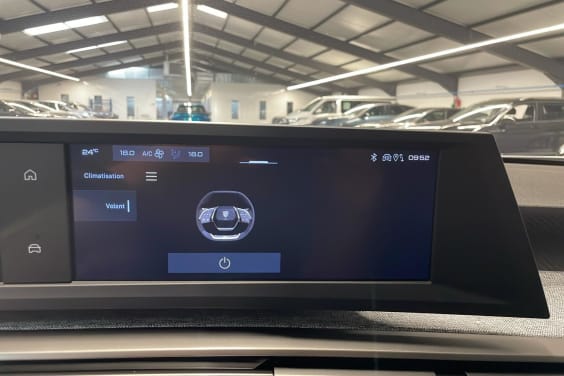 Peugeot 3008 Hybrid 145 e-DCS6 Allure Blanc Okenite