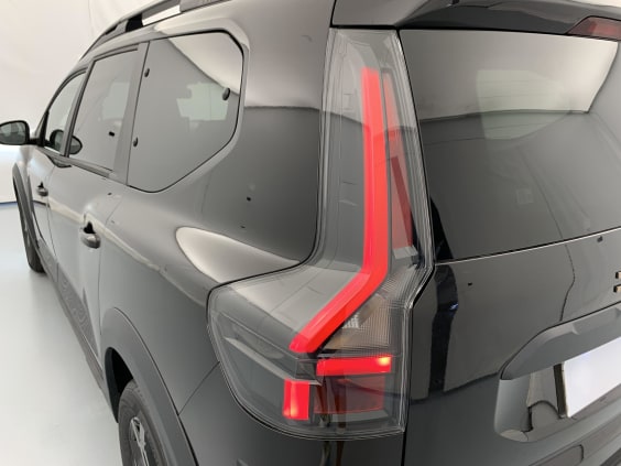 Dacia JOGGER Nouveau TCE 110 7 PL EXTREME Noir Nacré