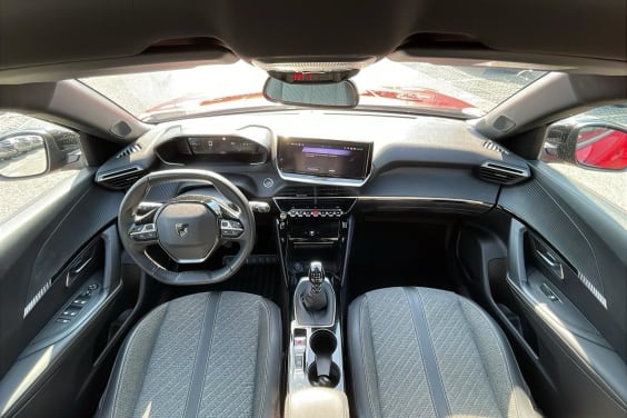Peugeot 2008 NOUVEAU PURETECH 100 S&S BVM6 ALLURE Rouge Elixir