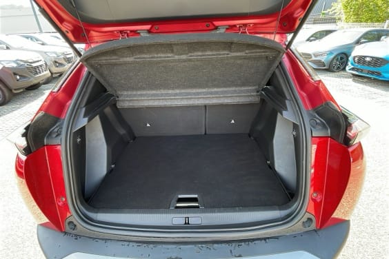 Peugeot 2008 NOUVEAU PURETECH 100 S&S BVM6 ALLURE Rouge Elixir