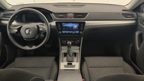Skoda Superb Combi 1.4 TSI PHEV 218 CH DSG6 BUSINESS Blanc Cristal