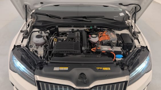 Skoda Superb Combi 1.4 TSI PHEV 218 CH DSG6 BUSINESS Blanc Cristal