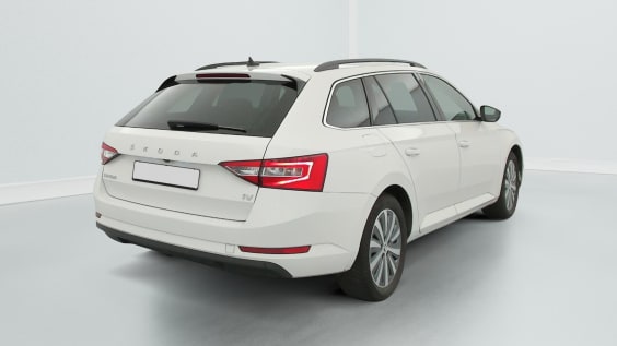 Skoda Superb Combi 1.4 TSI PHEV 218 CH DSG6 BUSINESS Blanc Cristal