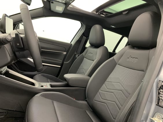 Jeep Avenger 1.2 Turbo T3 110 ch e-Hybrid BVR6 Summit Granite 