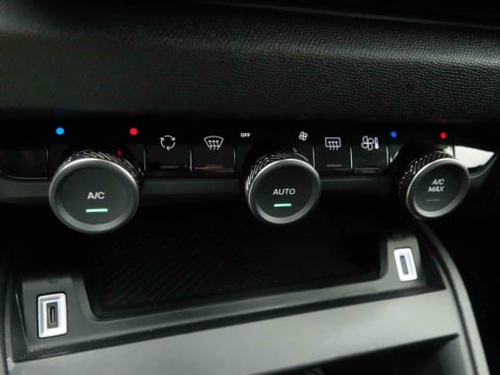 Citroën C4 X 1.2 T 130 AUT MAX Noir