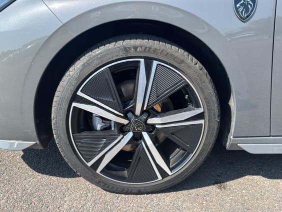 Peugeot 308 1.2 hybrid 145 gt e-dcs6 Gris