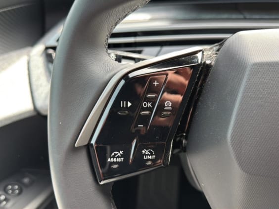 Peugeot 5008 Hybrid 145 allure e-dcs6 gris artense