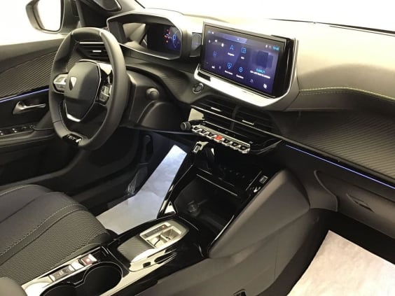 Peugeot 2008 GT Hybrid 145 hp e-DSC6 Blanc Okenite