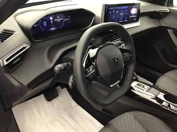 Peugeot 2008 ALLURE HYBRID 145 E-DSC6 Gris Selenium