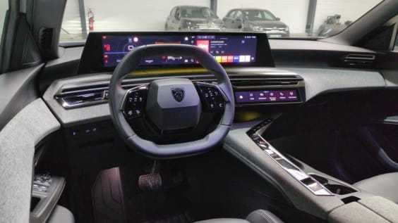 Peugeot 3008 Hybrid 145 e-DCS6 Allure Blanc Okenite