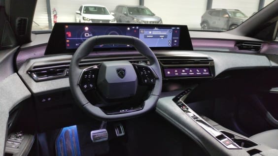Peugeot 5008 Hybrid 145 gt e-dcs6 Gris Artense / Toit Noir