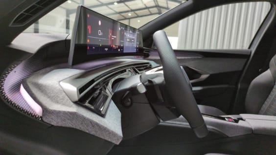 Peugeot 5008 Hybrid 145 gt e-dcs6 Gris Artense / Toit Noir