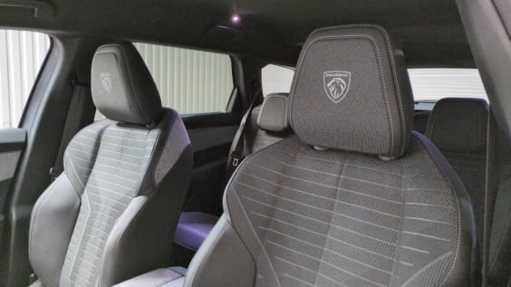 Peugeot 5008 Hybrid 145 e-DCS6 GT Gris Artense / Toit Noir